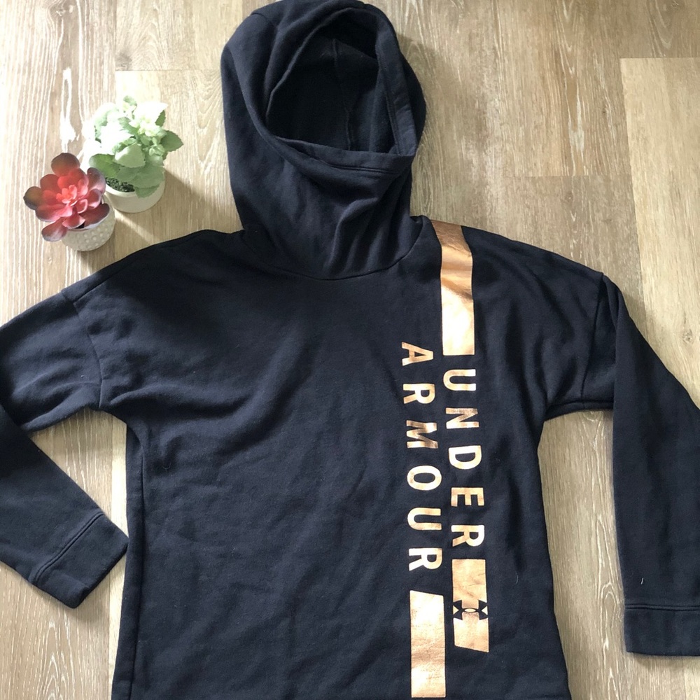 Under Armor sweatshirt